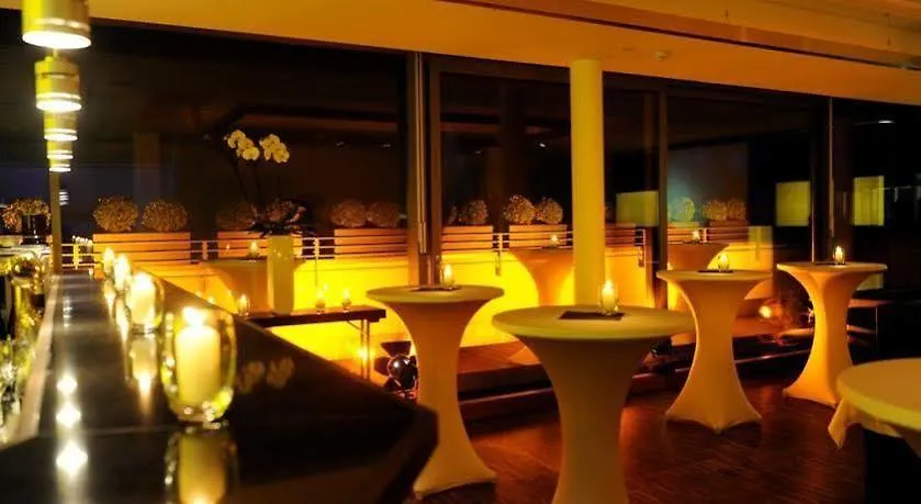 Vienna House QF Hotel Dresden 5*,