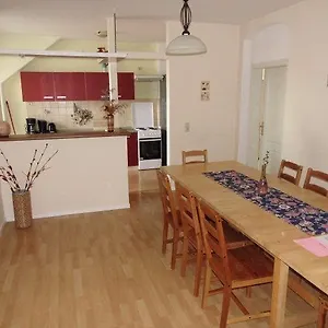 Apartment Sehr Schöne 4 Raum Maisonette-fewo Mit 110qm + Balkon + Zentral&preiswert - T7